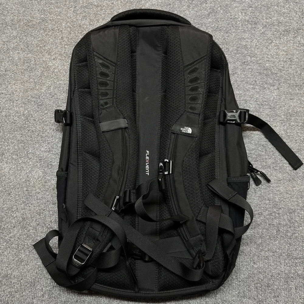The North Face Black Fall Line Snyk Backpack FlexVent Mens Laptop Daypack